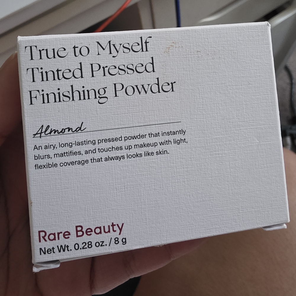 Rare Beauty True to Myself Tinted Pressed Finishing Powder - Almond